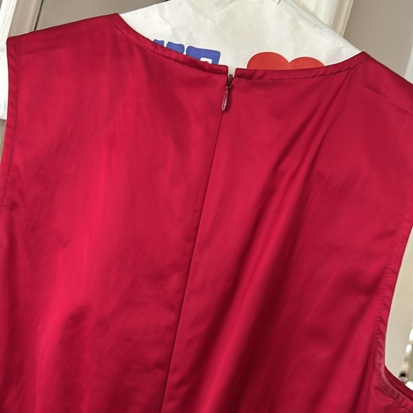 Theory red dress: sleeveless, shiny elegant fabric, with stitching detail - Picture 6 of 6